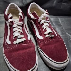Vans Men's Burgundy Suede Low-Top Sneakers with White Stripe
